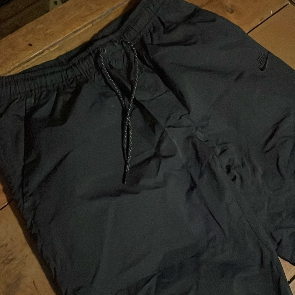 Men’s Nike Nylon Joggers Sizee Medium
